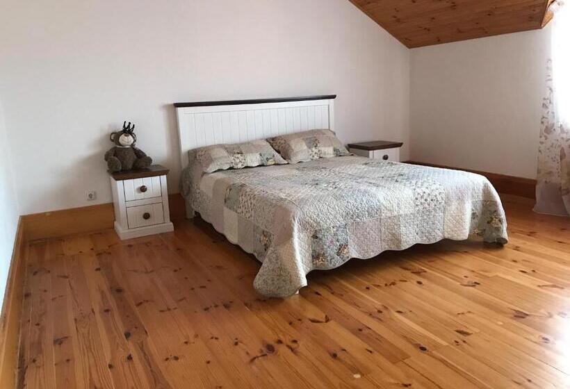 Villa 1 Schlafzimmer mit Schwimmbad, приватний будинок для сімейного відпочинку з басейном і сауною