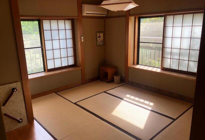 Delüks Bungalov, 伊道荘園