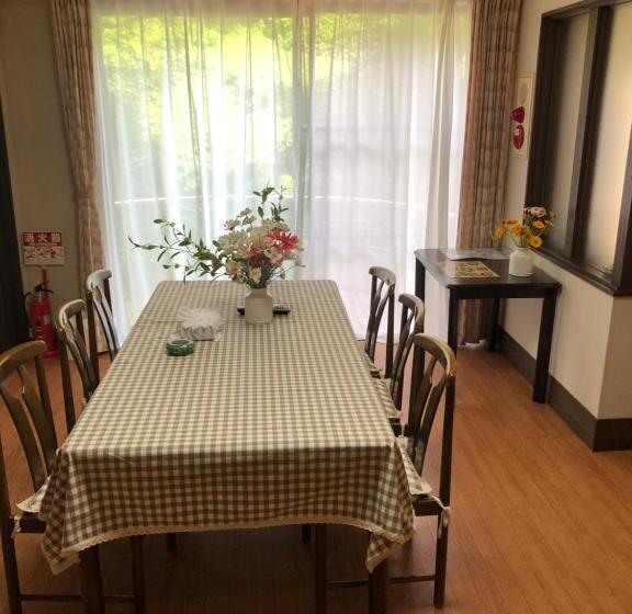 Delüks Bungalov, 伊道荘園