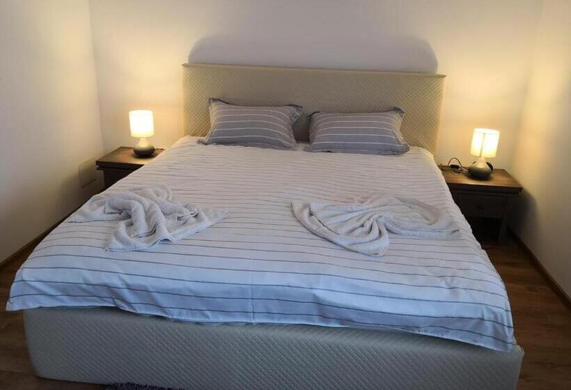 スタンダードスタジオ, Dnt House & Spa