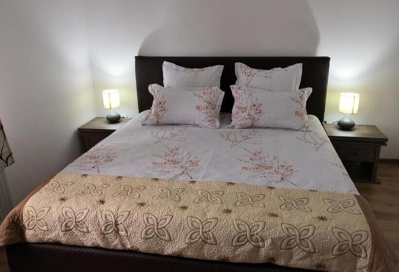 スタンダードスタジオ, Dnt House & Spa