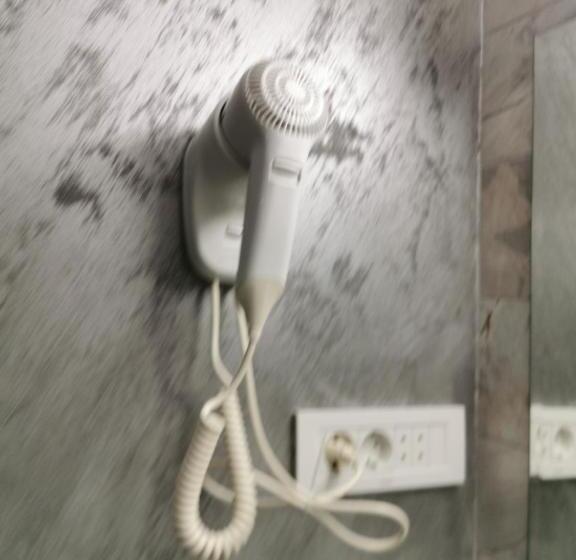 استودیوی استاندارد, Dnt House & Spa