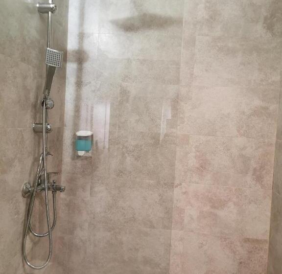 スタンダードスタジオ, Dnt House & Spa