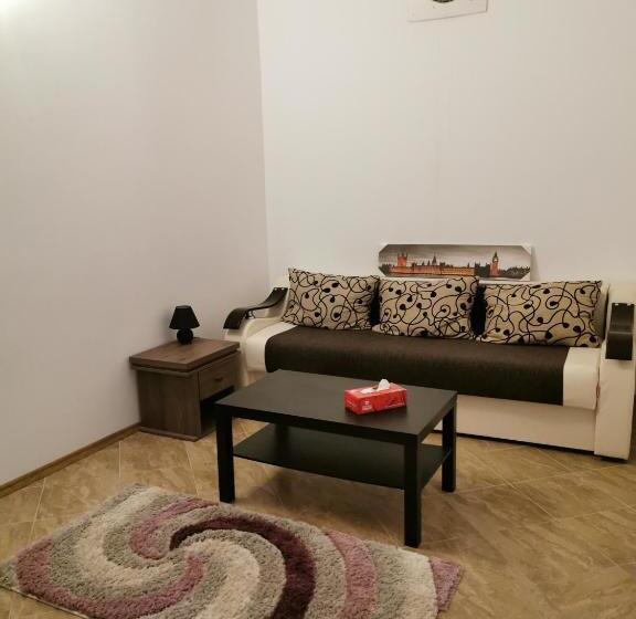 スタンダードスタジオ, Dnt House & Spa