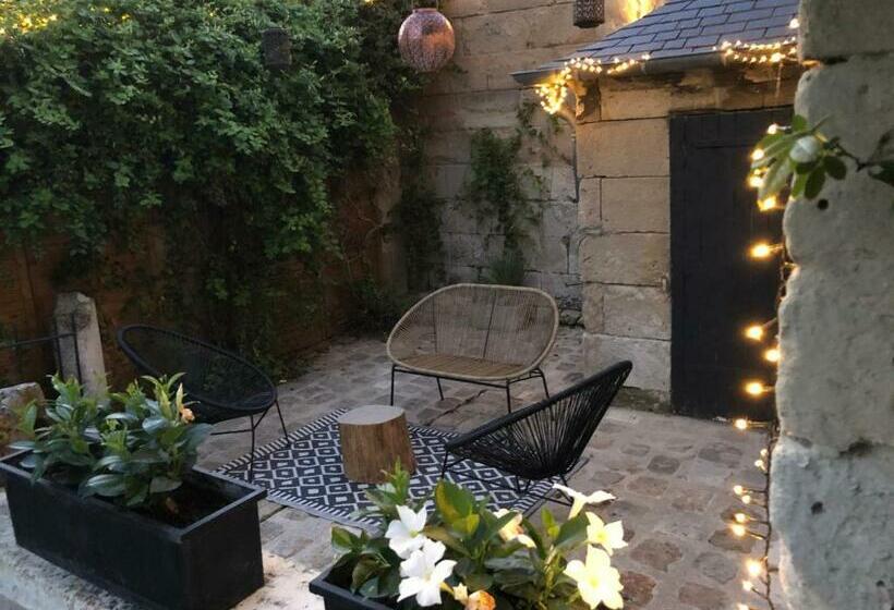 غرفة قياسية مطلّة علي حمام السباحة, Le Baptistère   Adults Only