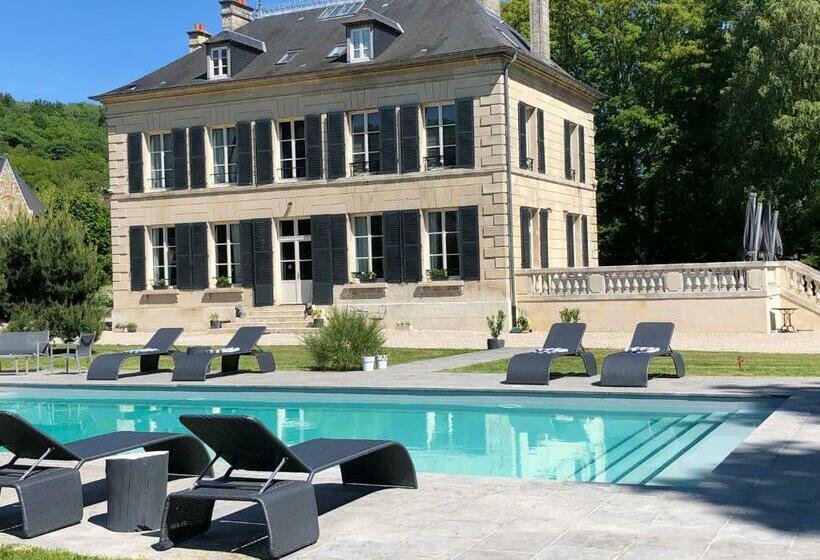 غرفة قياسية مطلّة علي حمام السباحة, Le Baptistère   Adults Only