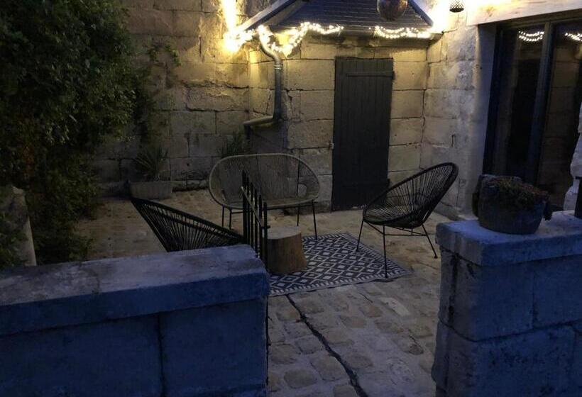 غرفة قياسية مطلّة علي حمام السباحة, Le Baptistère   Adults Only