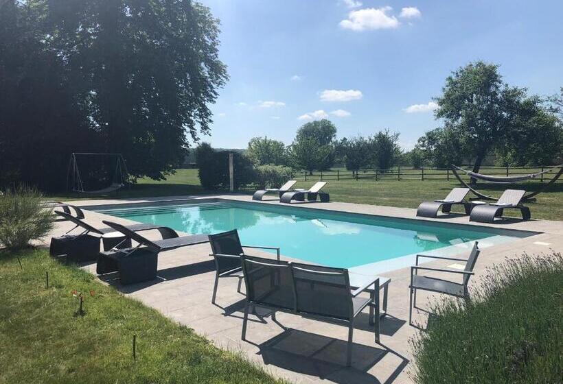 Номер Deluxe, Le Baptistère   Adults Only