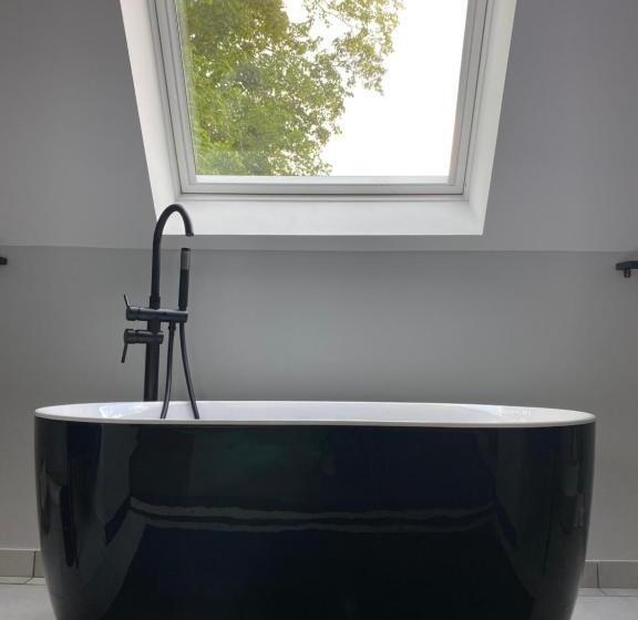 غرفة قياسية, Le Baptistère   Adults Only