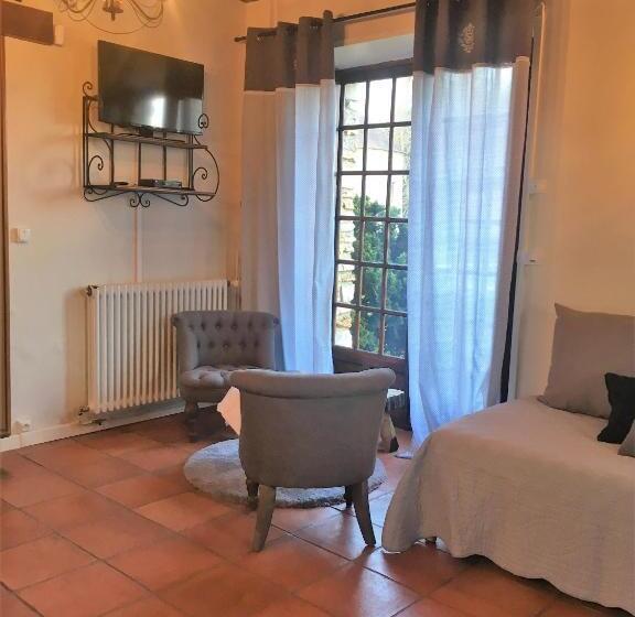 غرفة قياسية رباعية, Le Colombier De Hanches   Teritoria