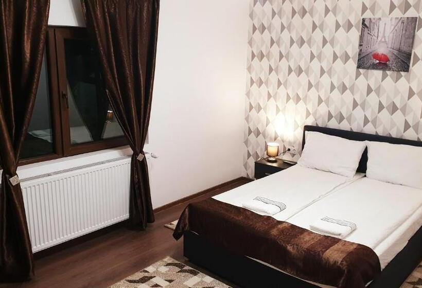 带2个卧室的套房, River Star