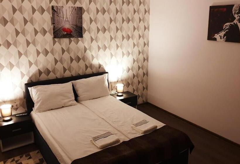 带2个卧室的套房, River Star