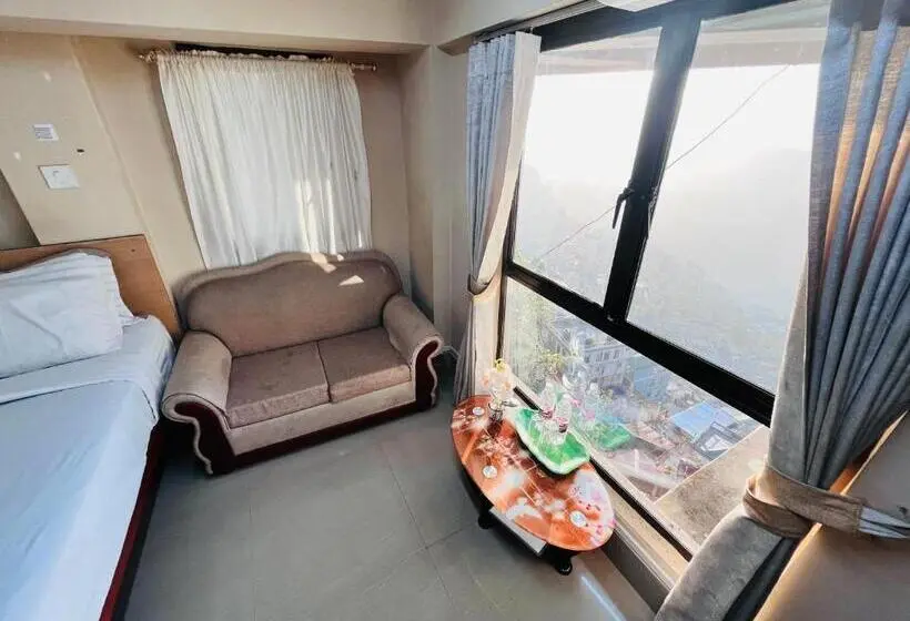 デラックスルーム, Aizawl