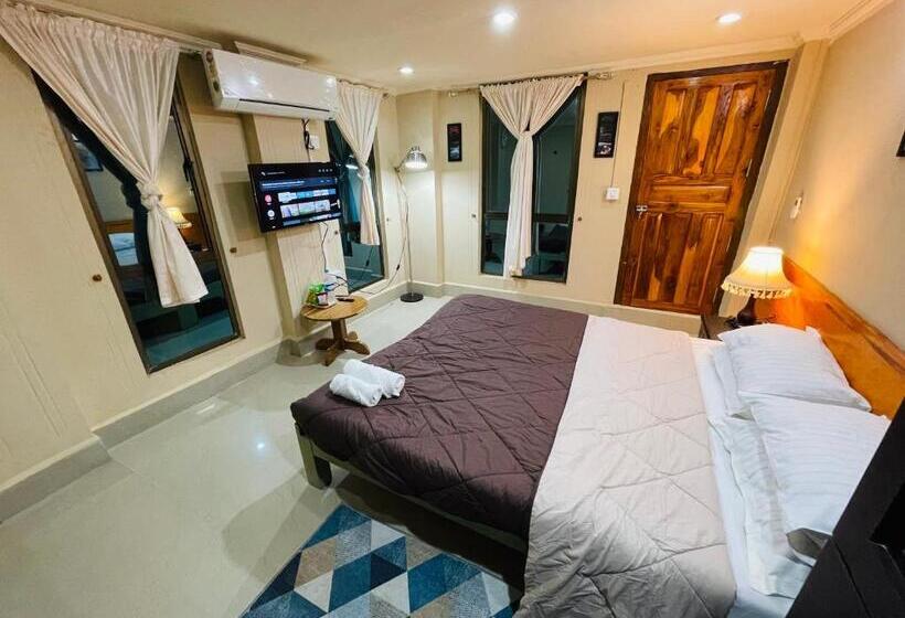 Номер Deluxe с Балконом, Aizawl