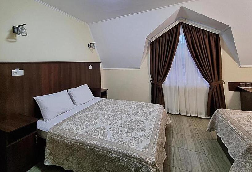 家庭间, готель валерія