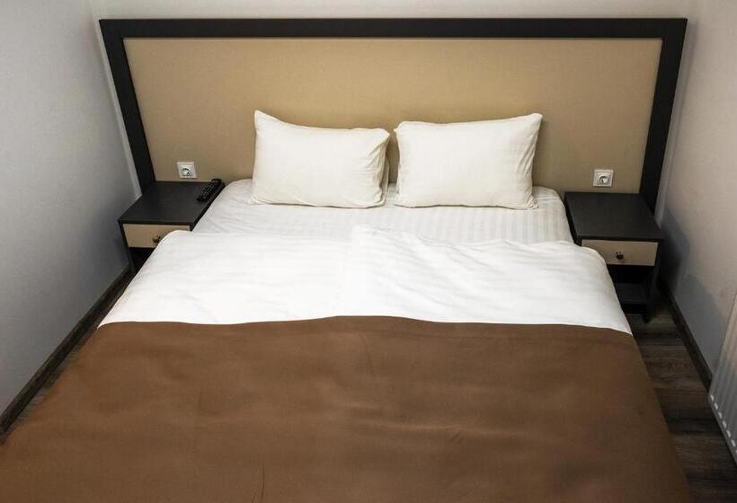 غرفة قياسية, Loft Wood