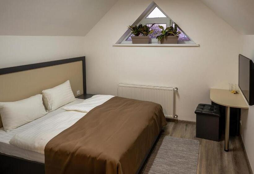 غرفة قياسية, Loft Wood