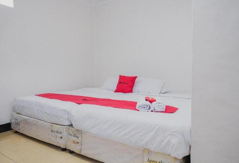 디럭스 룸, Reddoorz Syariah Near Kebun Raya Liwa