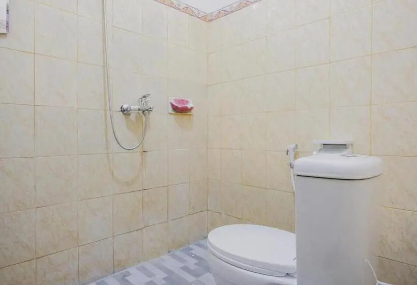 ファミリールーム, Reddoorz Syariah Near Kebun Raya Liwa