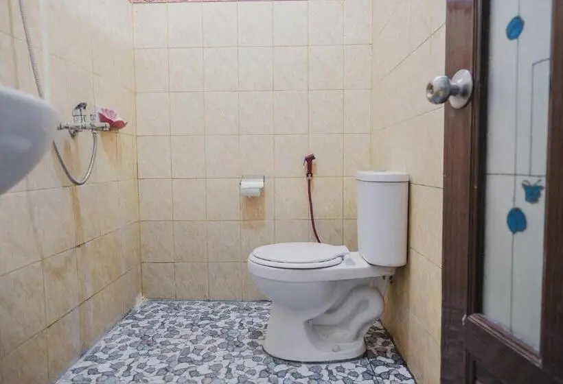 ファミリールーム, Reddoorz Syariah Near Kebun Raya Liwa