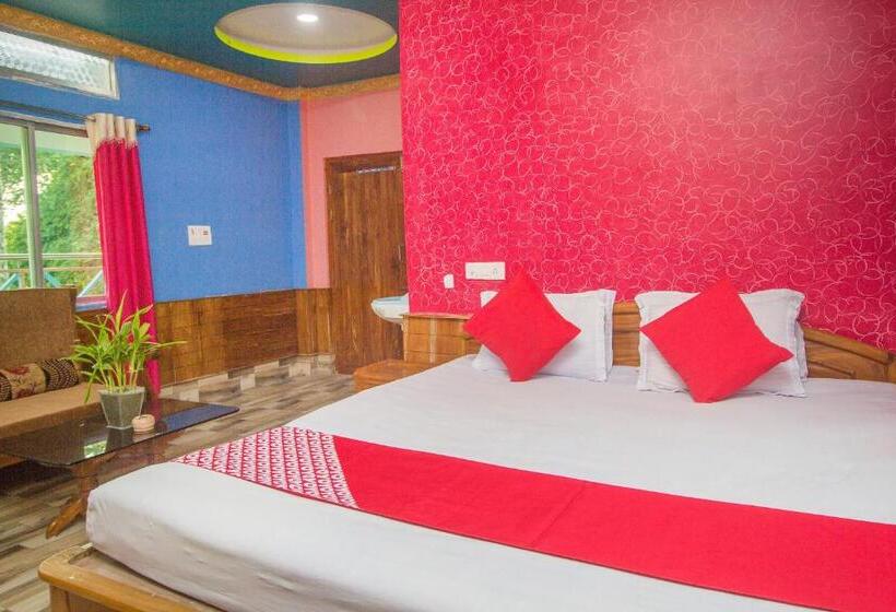 디럭스 트리플 룸, Vaccinated Staff  Oyo 60869 Sandhana Homestay