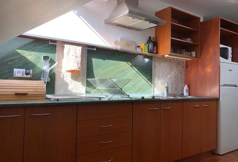 スタンダード4人部屋, Apartment Roci
