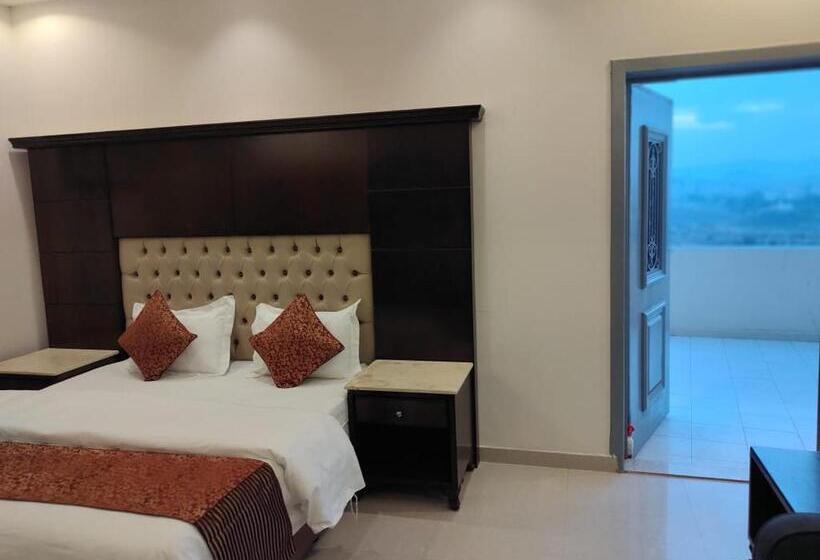 غرفة قياسية سرير كينج, فندق الحاتمية