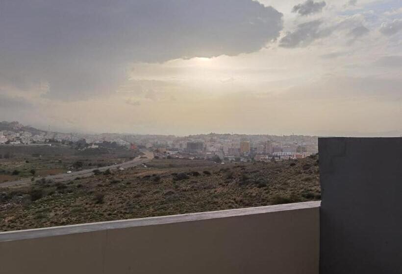 غرفة قياسية سرير كينج, فندق الحاتمية