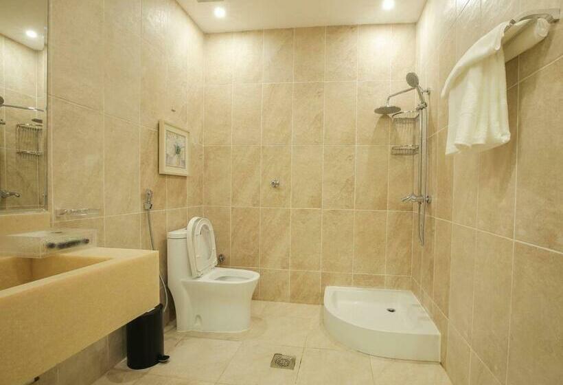 إستوديو سوبيريور, Duville Inn