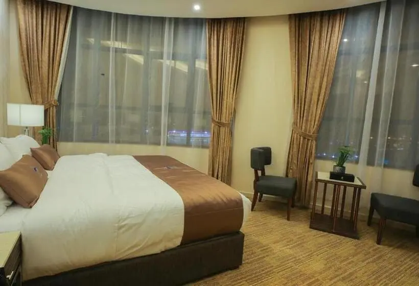 スーペリアスタジオ, Duville Inn
