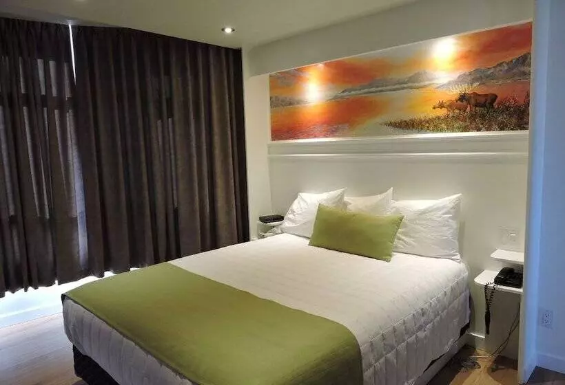 سوییت لوکس, Almo Court Motel