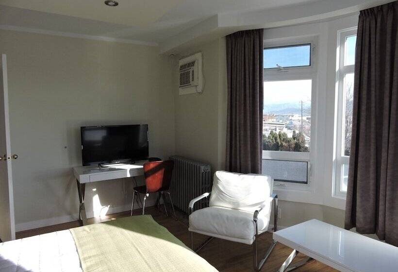 סוויטה דלוקס, Almo Court Motel