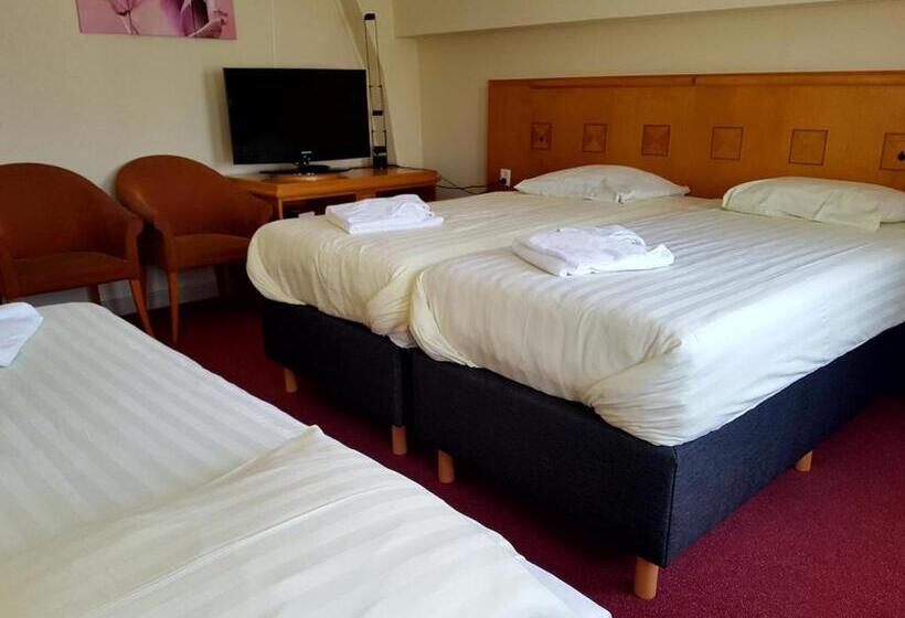 חדר סטנדרט לשלושה, 2000 Valkenburg