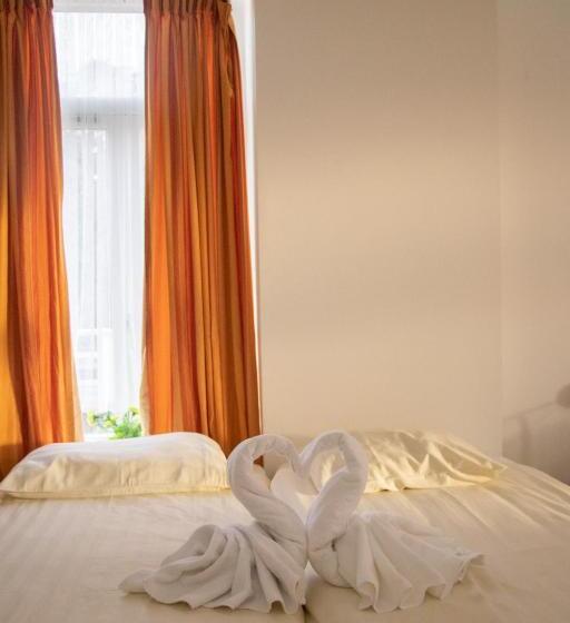 חדר משפחתי, 2000 Valkenburg