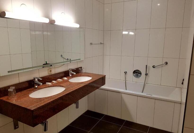 חדר משפחתי דלוקס, 2000 Valkenburg