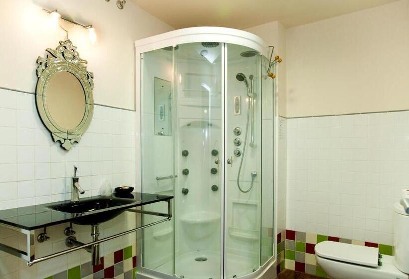 جناح جونيور, Abadía San Martín