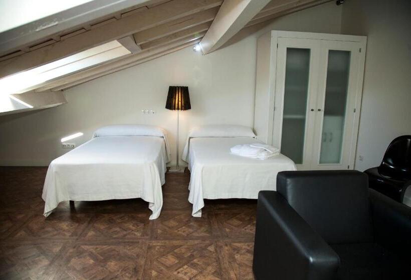 غرفة قياسية رباعية, Abadía San Martín