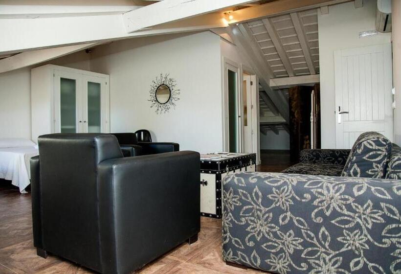 غرفة قياسية رباعية, Abadía San Martín