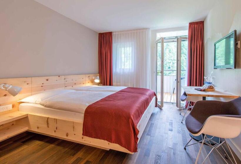 חדר סטנדרט לשלושה, Schweizerhof Sils Maria