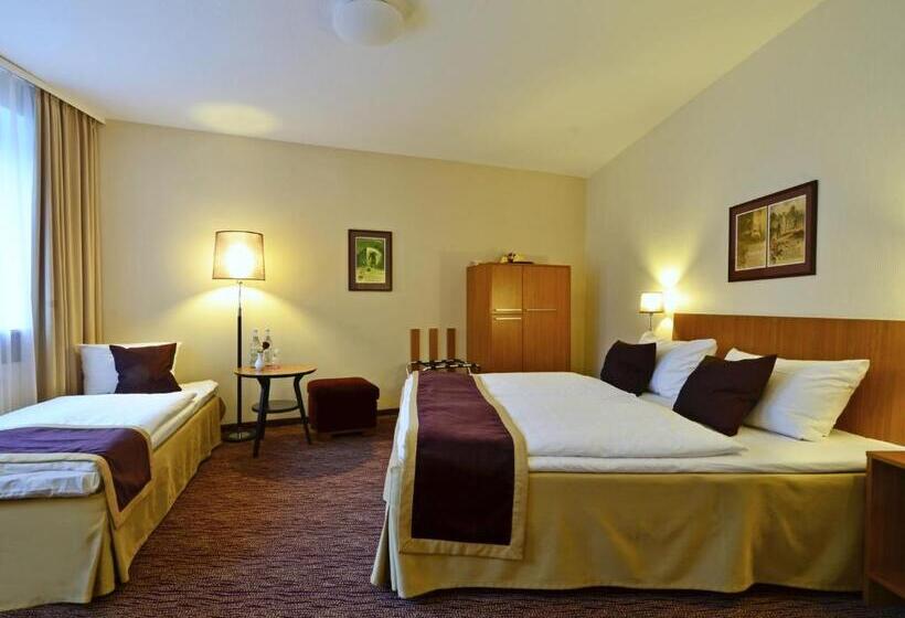 חדר סטנדרט לשלושה, Comfort Hotel Tom Kyle