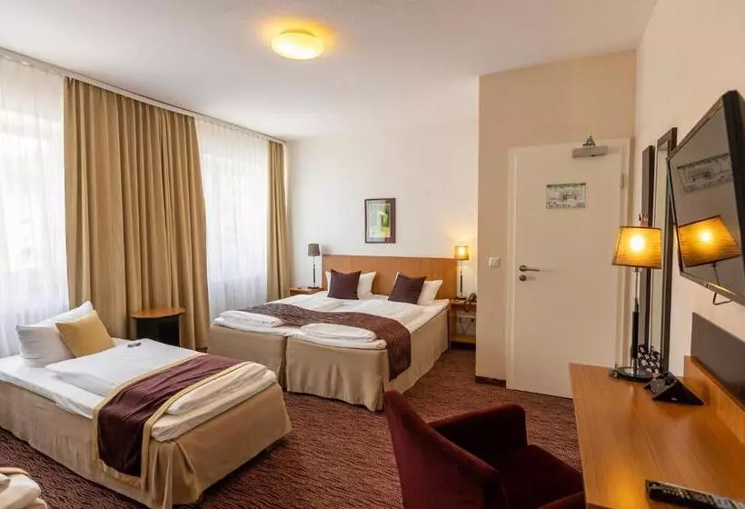 スタンダード４人部屋, Comfort Hotel Tom Kyle