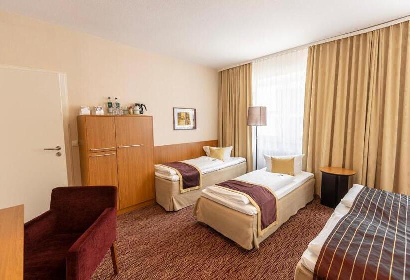 חדר סטנדרט לארבעה, Comfort Hotel Tom Kyle