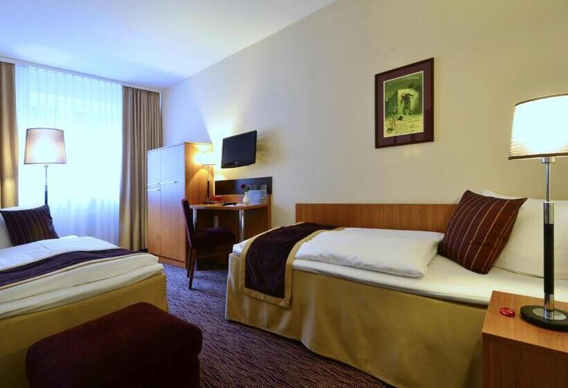 סוויטה משפחתית, Comfort Hotel Tom Kyle