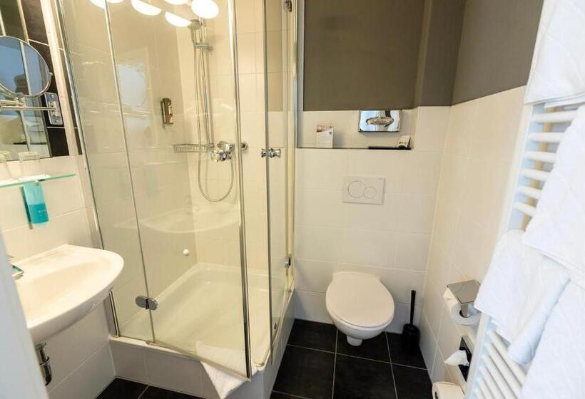 חדר קומפורט, Comfort Hotel Tom Kyle