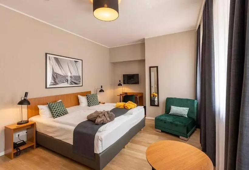 コンフォートルーム, Comfort Hotel Tom Kyle