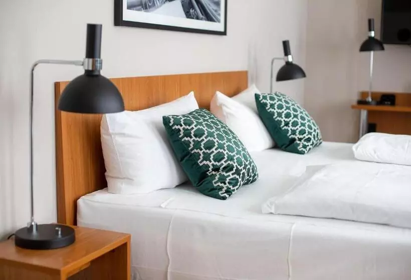コンフォートルーム, Comfort Hotel Tom Kyle