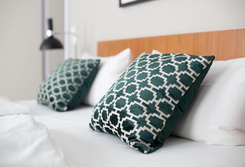 חדר קומפורט, Comfort Hotel Tom Kyle