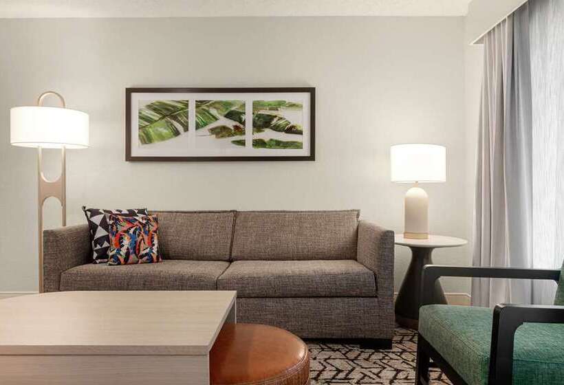 اتاق استاندارد با تخت بزرگ, Embassy Suites By Hilton Charlotte Concord Golf Resort & Spa
