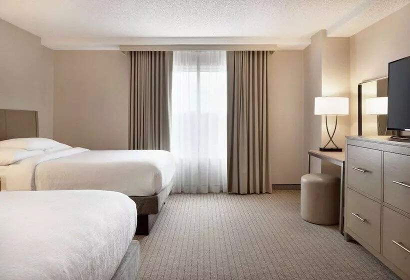 スイート, Embassy Suites By Hilton Cleveland Rockside