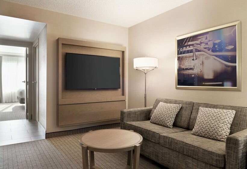 Люкс, Embassy Suites By Hilton Cleveland Rockside